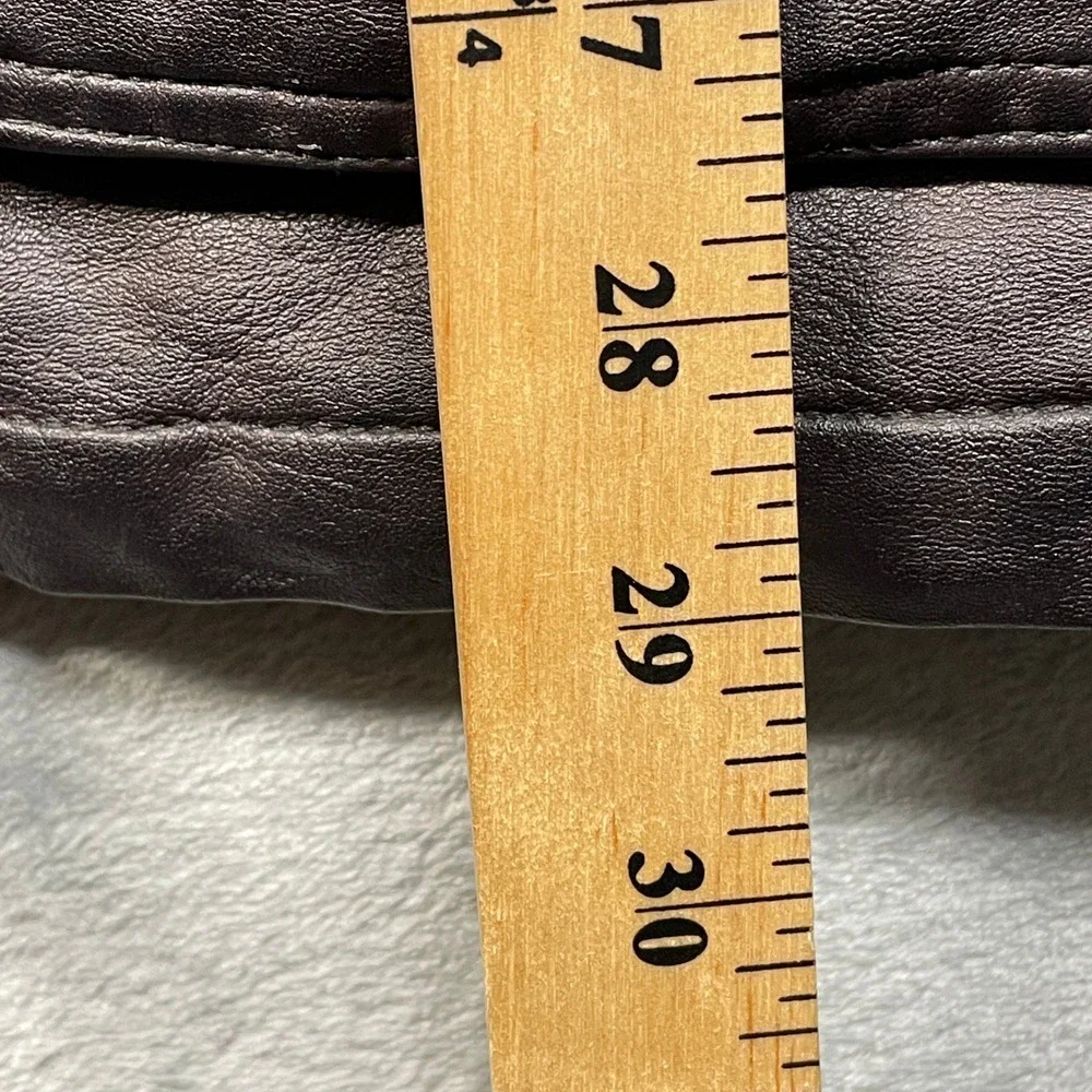 Levis command attention
